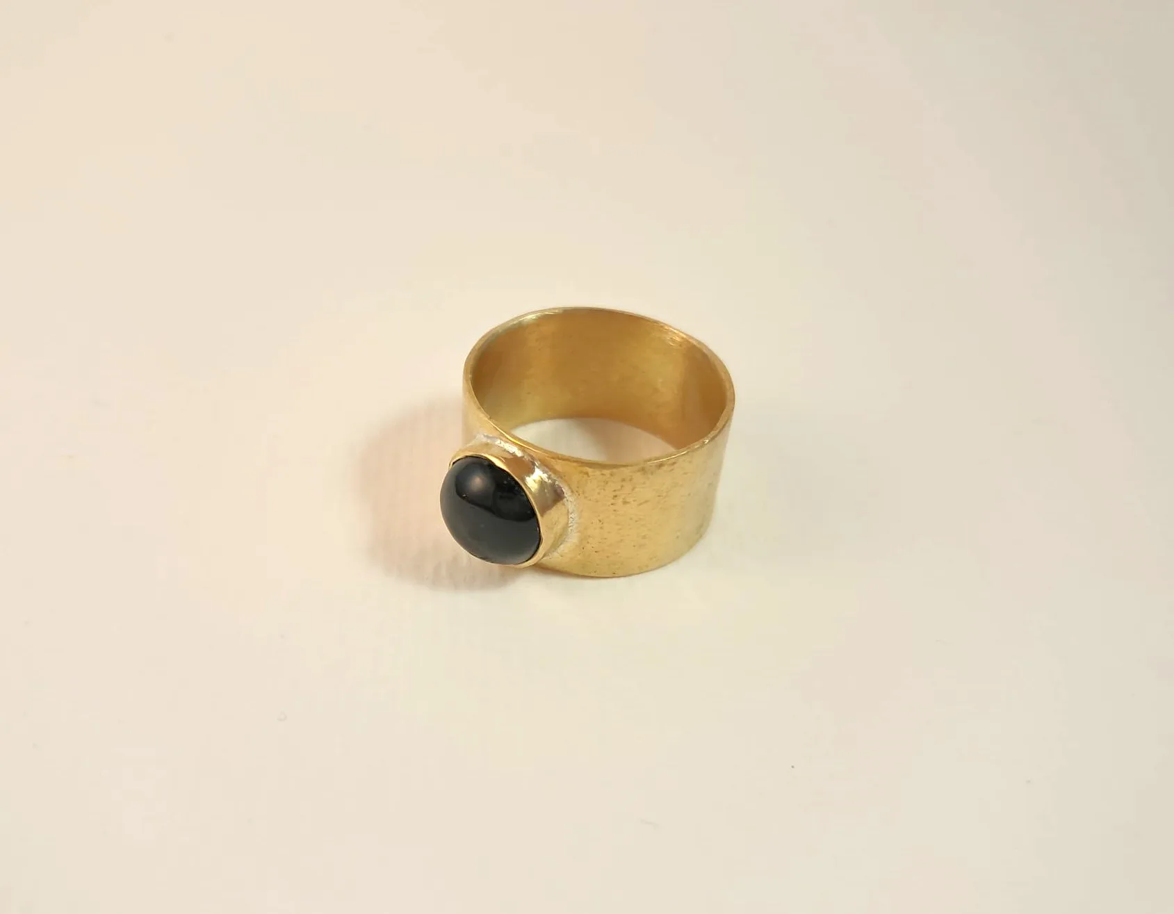 Bague ruban onyx noir