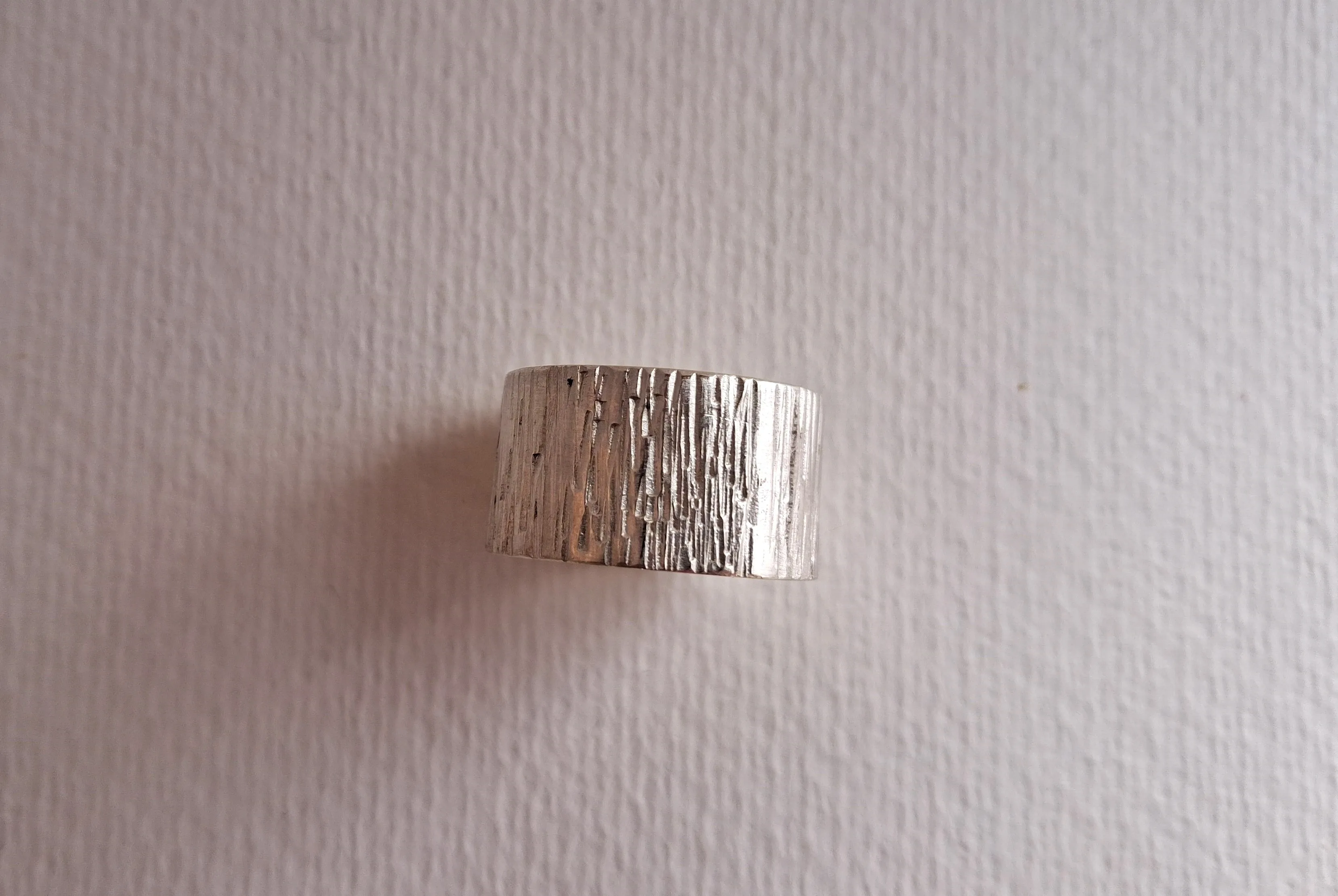 Anneau argent large effet d'écorce 2